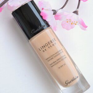 Guerlain Lingerie de Peau foundation 02N Light full size